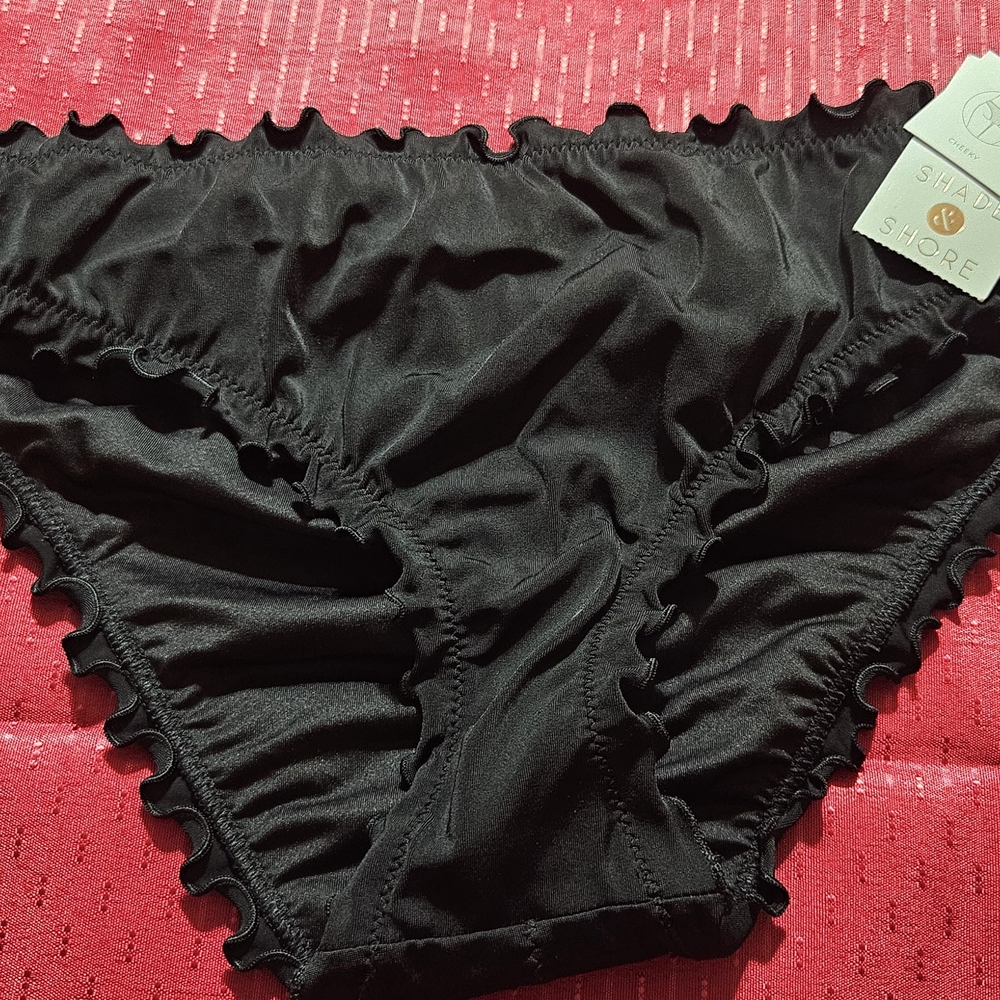 Shade & Shore Black Ruffled Panties